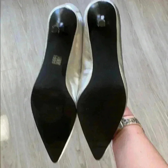 RSVP Silver Heels - Picture 6 of 10